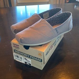 Skechers Bobs Memory Foam Gray Size 6